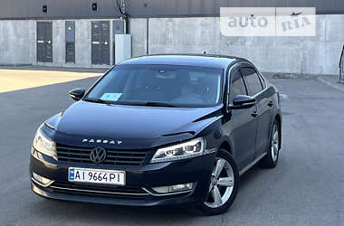 Седан Volkswagen Passat 2011 в Києві