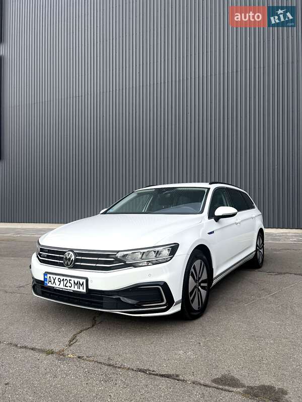 Универсал Volkswagen Passat 2021 в Харькове