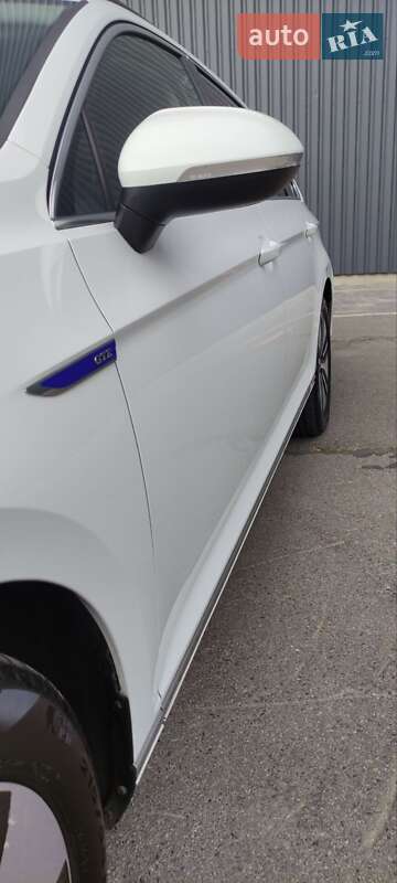 Универсал Volkswagen Passat 2021 в Харькове