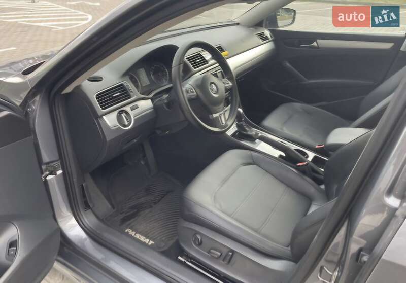 Седан Volkswagen Passat 2013 в Киеве