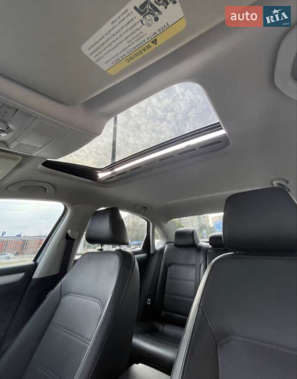 Седан Volkswagen Passat 2013 в Киеве