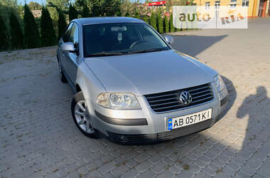 Седан Volkswagen Passat 2004 в Липовці