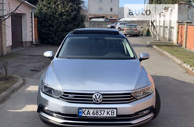 Седан Volkswagen Passat 2017 в Києві