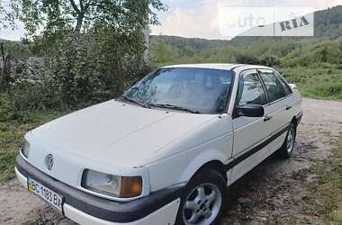 Седан Volkswagen Passat 1988 в Львові