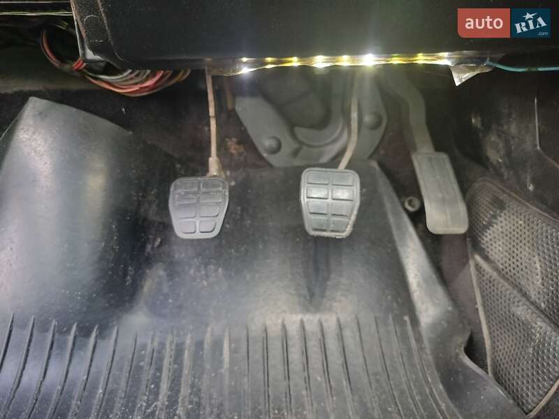 Седан Volkswagen Passat 1988 в Брюховичах