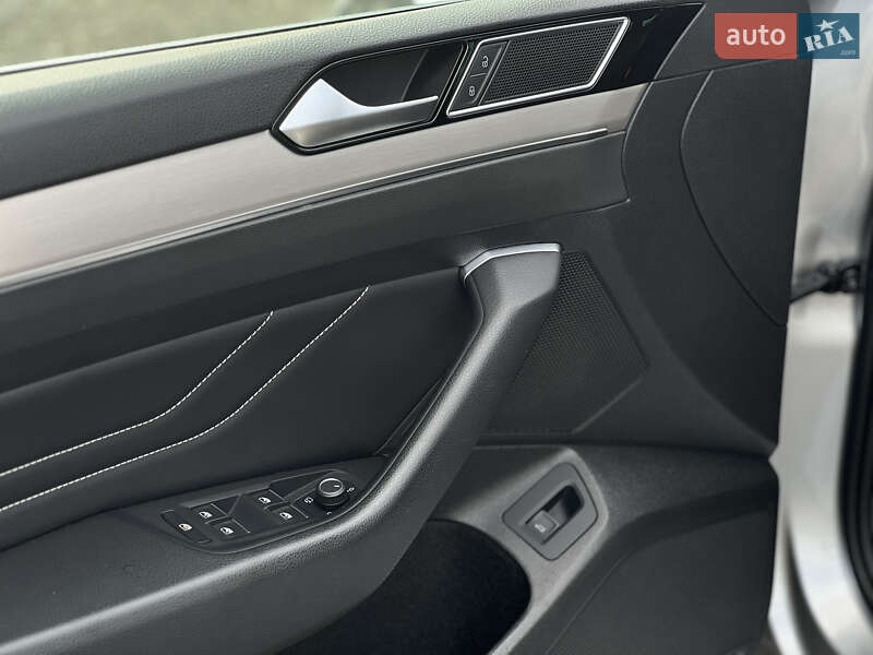 Універсал Volkswagen Passat 2019 в Ужгороді