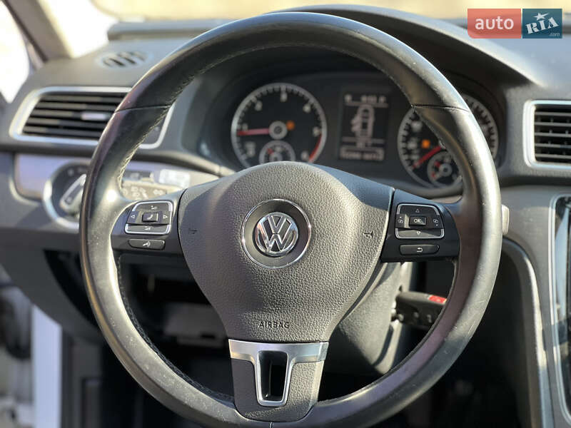 Седан Volkswagen Passat 2014 в Стрые