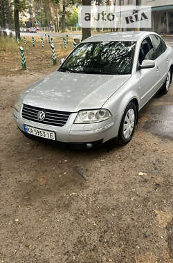 Седан Volkswagen Passat 2001 в Киеве