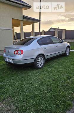 Седан Volkswagen Passat 2009 в Івано-Франківську