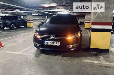 Седан Volkswagen Passat 2012 в Днепре