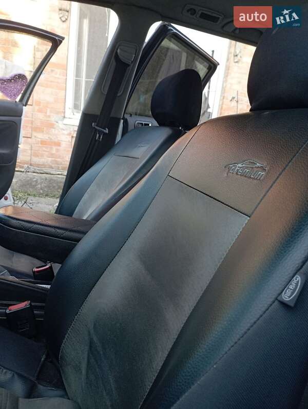 Универсал Volkswagen Passat 1998 в Никополе