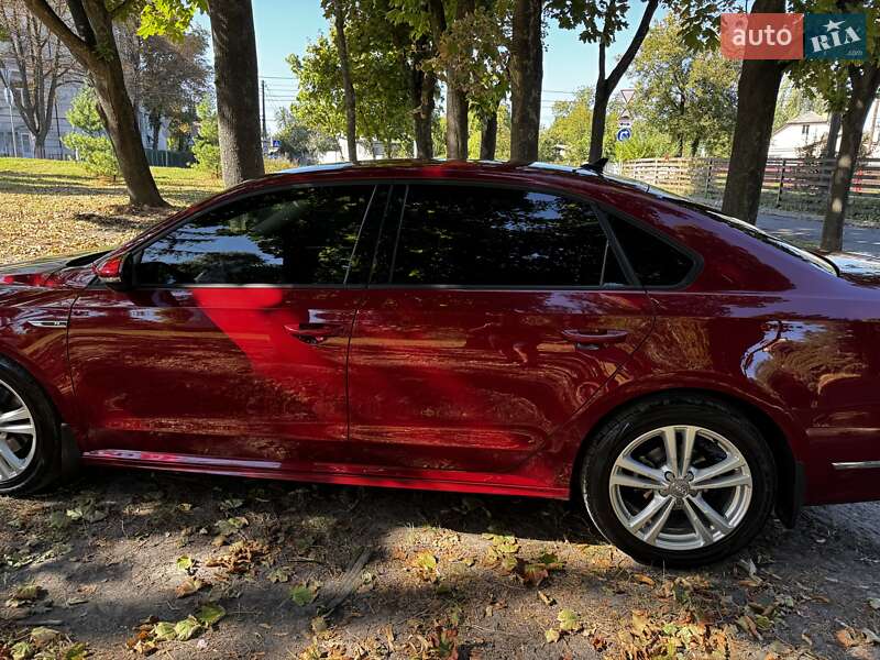 Седан Volkswagen Passat 2018 в Киеве