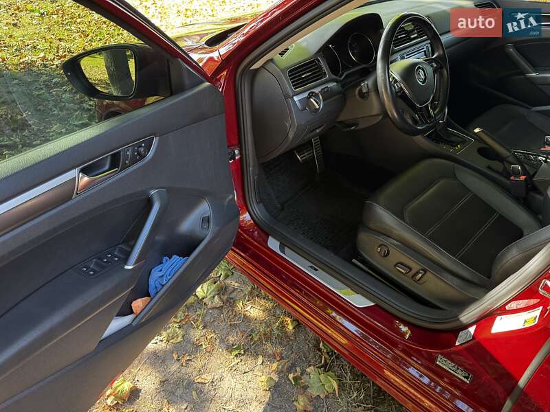 Седан Volkswagen Passat 2018 в Киеве