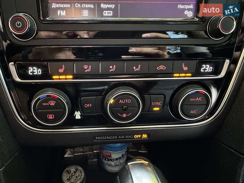 Седан Volkswagen Passat 2018 в Киеве