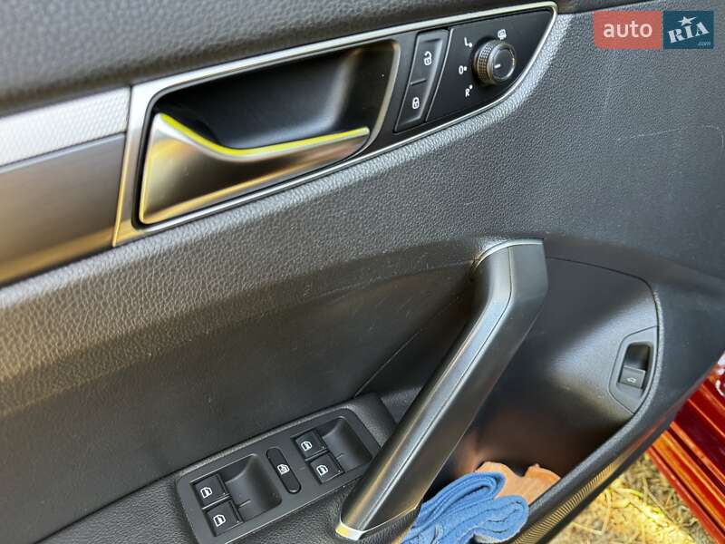 Седан Volkswagen Passat 2018 в Киеве