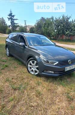 Універсал Volkswagen Passat 2016 в Києві