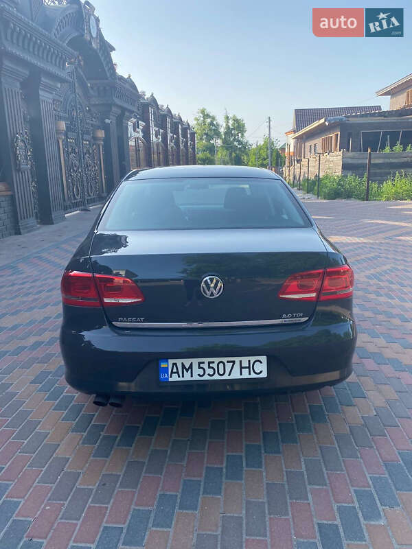 Седан Volkswagen Passat 2012 в Звягеле