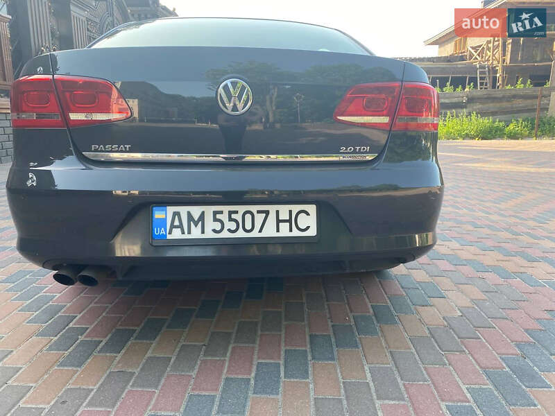 Седан Volkswagen Passat 2012 в Звягеле