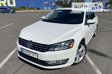 Седан Volkswagen Passat 2012 в Днепре