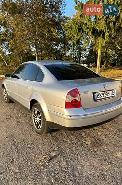 Седан Volkswagen Passat 2001 в 