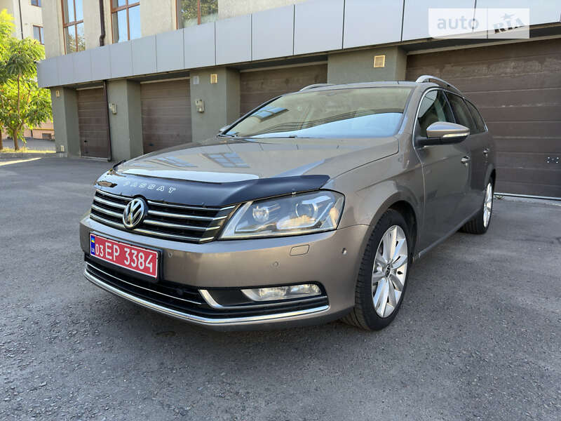 Универсал Volkswagen Passat 2011 в Ровно