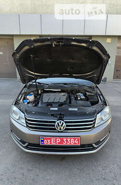 Универсал Volkswagen Passat 2011 в Ровно