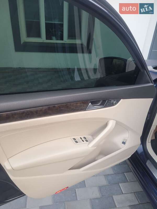 Седан Volkswagen Passat 2014 в Запоріжжі
