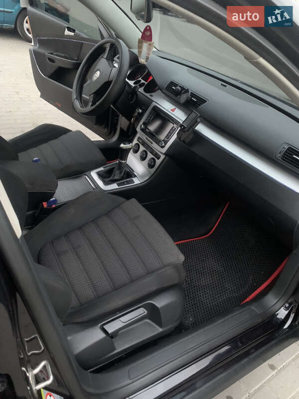 Універсал Volkswagen Passat 2008 в Чернівцях