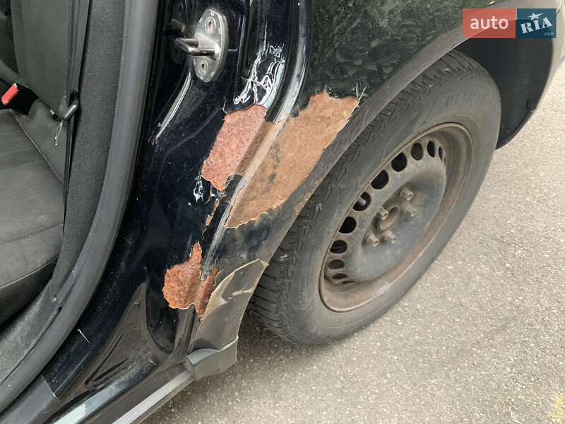 Універсал Volkswagen Passat 2003 в Василькові
