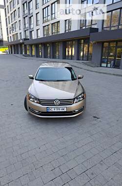 Седан Volkswagen Passat 2015 в Новояворовске