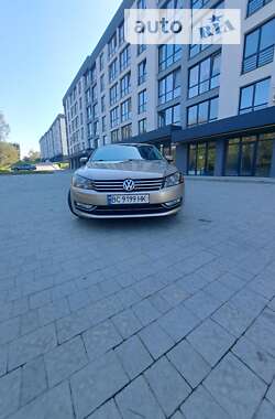 Седан Volkswagen Passat 2015 в Новояворовске