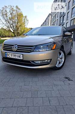 Седан Volkswagen Passat 2015 в Новояворовске