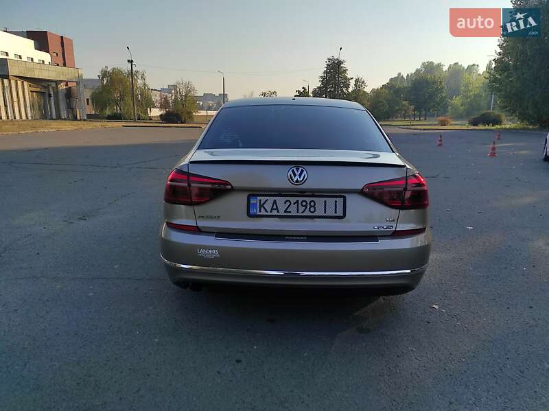 Седан Volkswagen Passat 2017 в Киеве