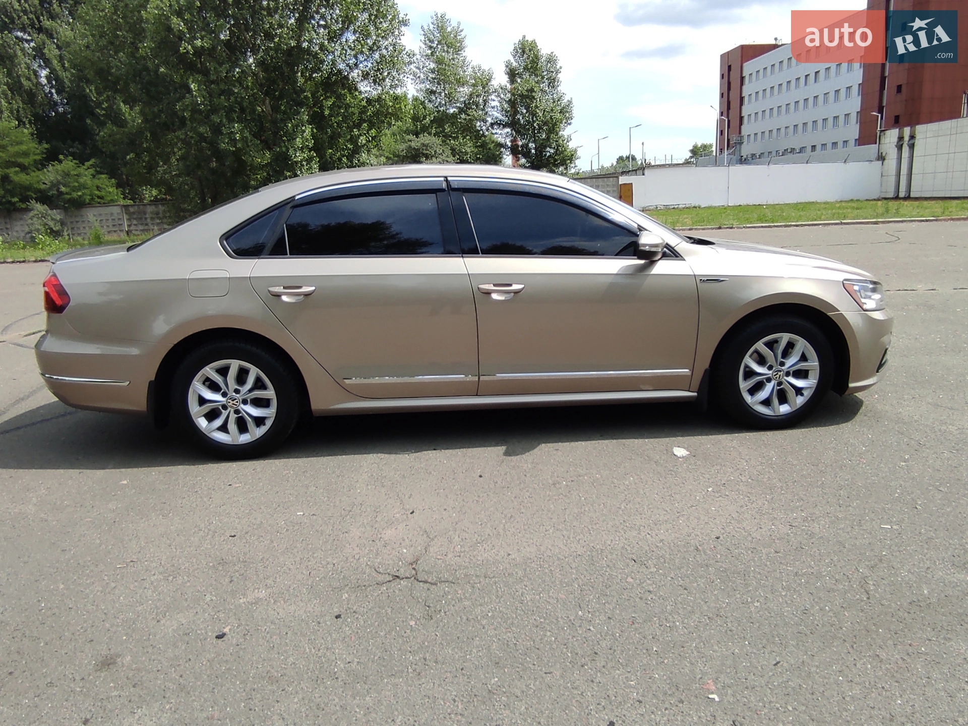 2017 Volkswagen Passat - мініатюра 2