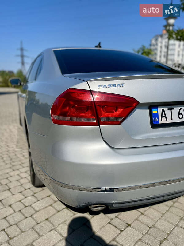 Седан Volkswagen Passat 2012 в Івано-Франківську