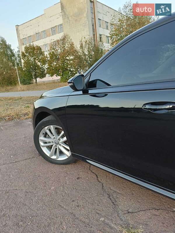 Седан Volkswagen Passat 2020 в Славутиче