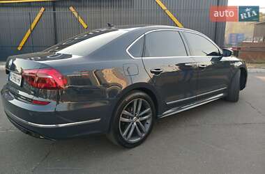 Седан Volkswagen Passat 2017 в 