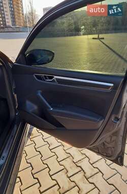 Седан Volkswagen Passat 2017 в 