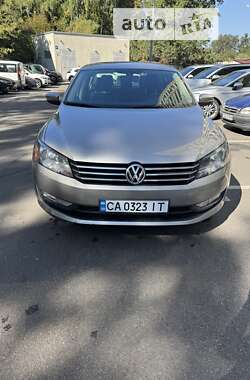 Седан Volkswagen Passat 2013 в Києві