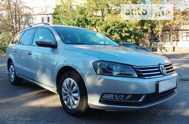 Універсал Volkswagen Passat 2013 в Черкасах