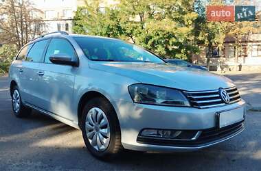 Універсал Volkswagen Passat 2013 в 