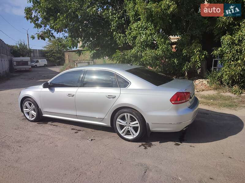 Седан Volkswagen Passat 2013 в Виннице
