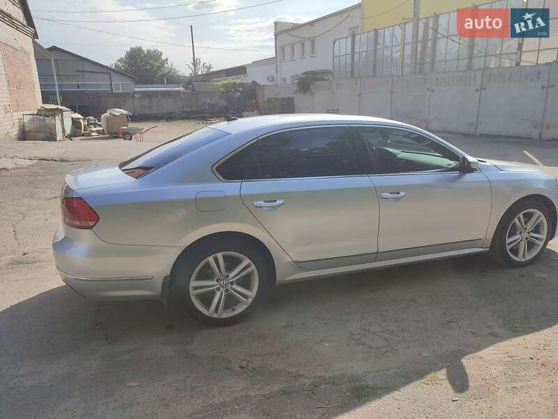 Седан Volkswagen Passat 2013 в Виннице