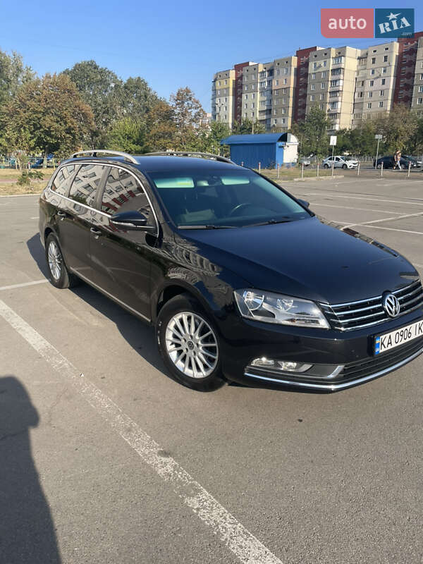 Универсал Volkswagen Passat 2011 в Киеве
