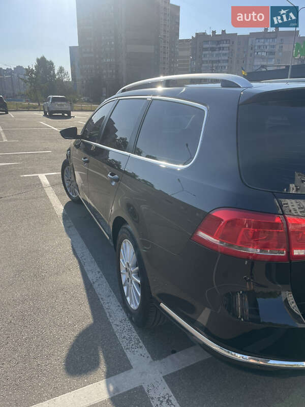 Универсал Volkswagen Passat 2011 в Киеве