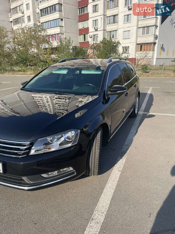 Универсал Volkswagen Passat 2011 в Киеве