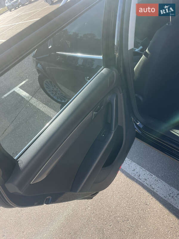 Универсал Volkswagen Passat 2011 в Киеве