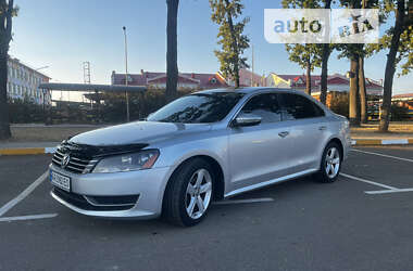 Седан Volkswagen Passat 2012 в Киеве