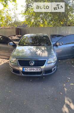 Седан Volkswagen Passat 2005 в Мукачевому