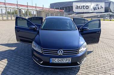 Седан Volkswagen Passat 2014 в Львове